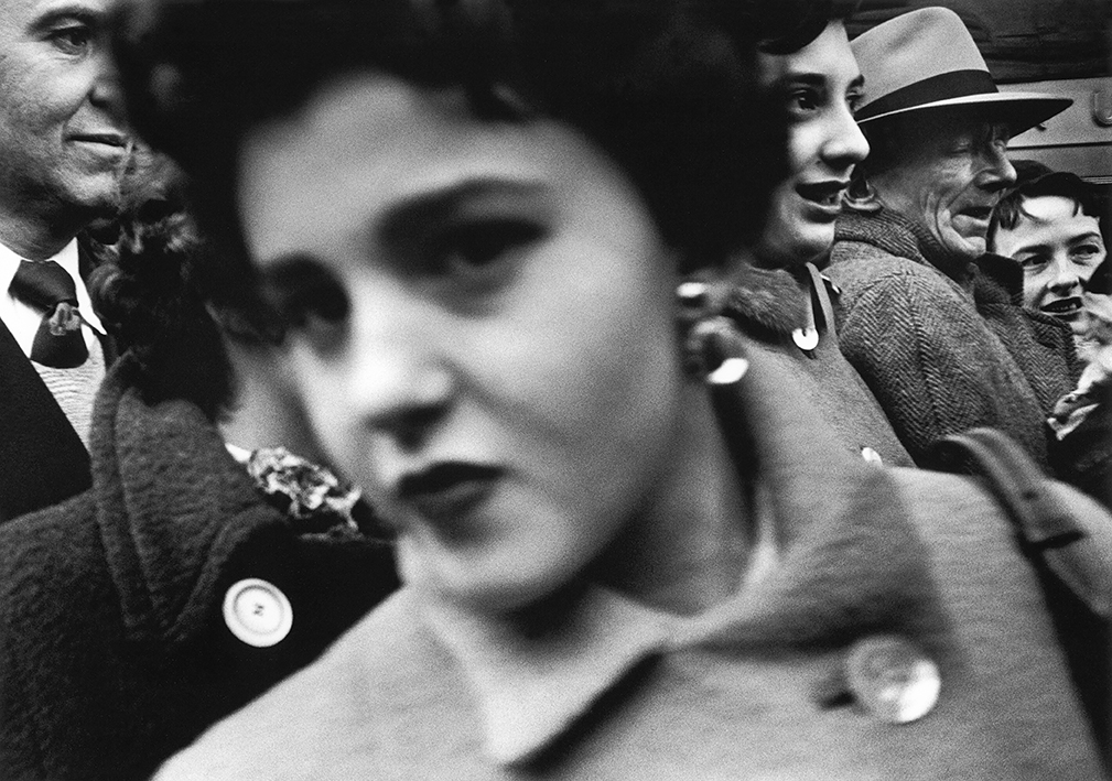 william-klein-black-and-white-woman